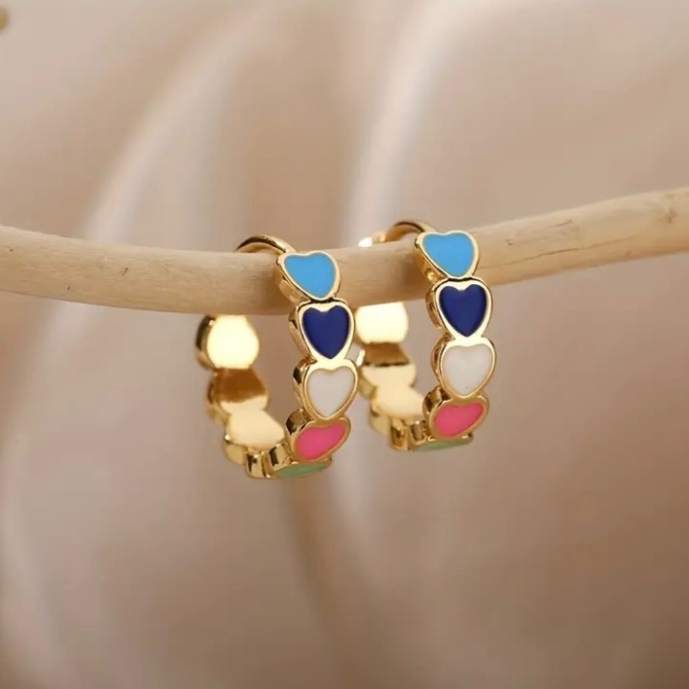 ✨ModCloth Tilly Colorful Hearts Gold Hoop Earrings